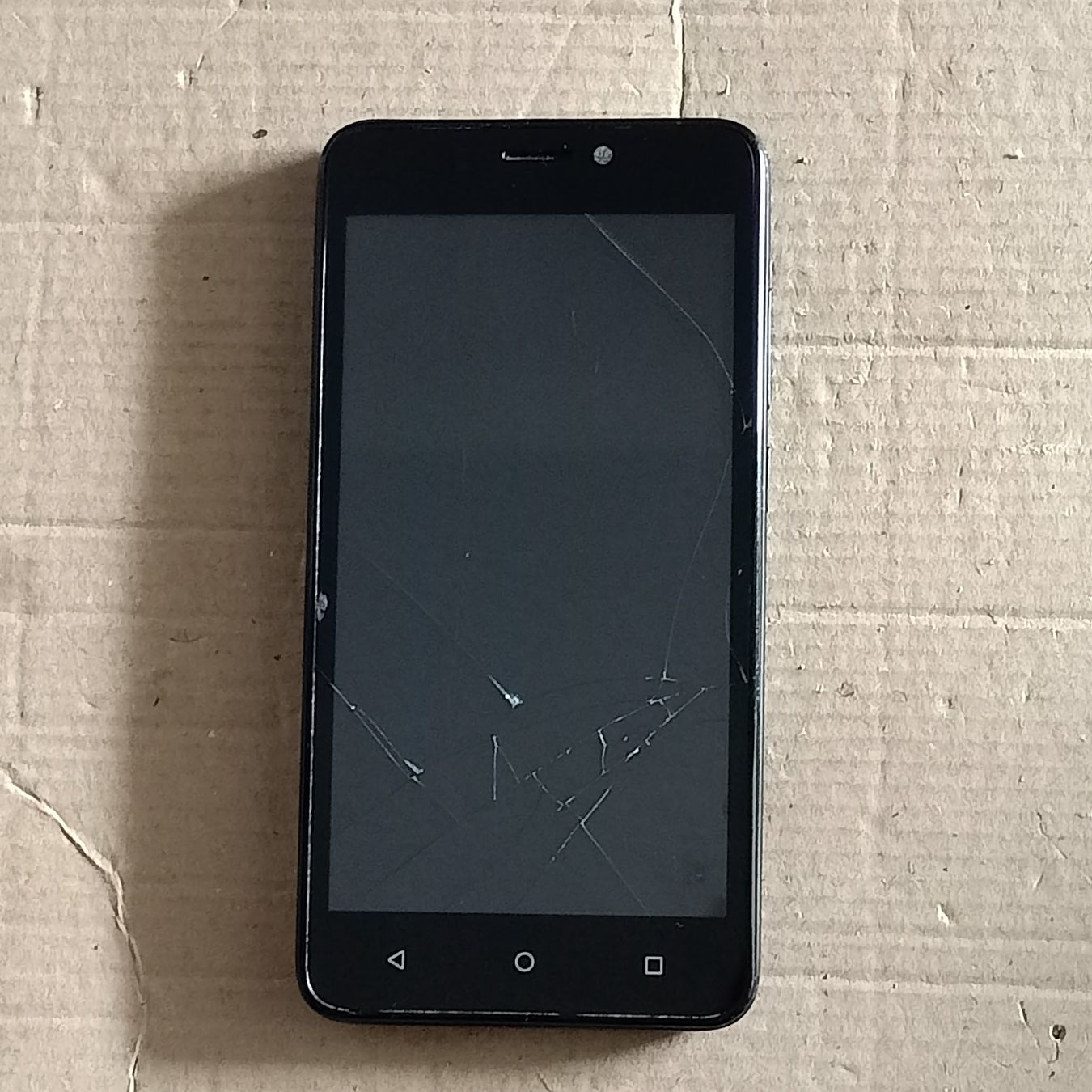 Switel Telefoni cellulari / Smartphones: Dual-Sim Android Smartphone ohne Sperre: Switel S55D defekt – Difettoso da Winterthur venduto da Opusco 7