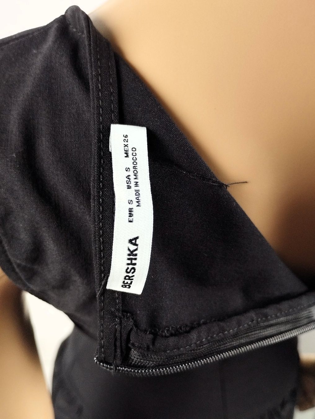 Bershka Kleider: BERSHKA Minikleid Gr S – Gebraucht aus Schübelbach von Restwert_Schubelbach 5