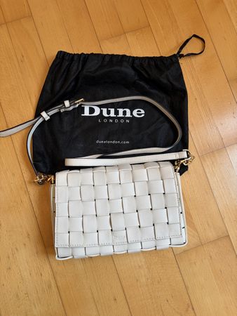 Dune London Umhängetasche geflochten weiss neu mit Etikett