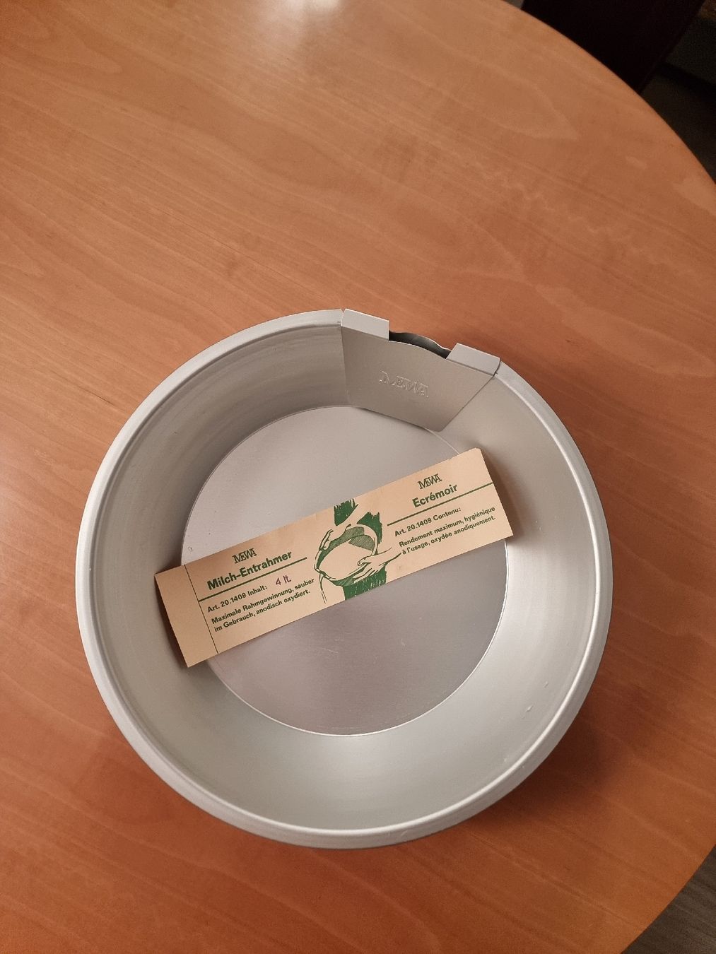 Ciotole: Milch-Entrahmer Becken – Nuovo e nell'imballaggio originale da Uetendorf venduto da .Eidgenosse. 1