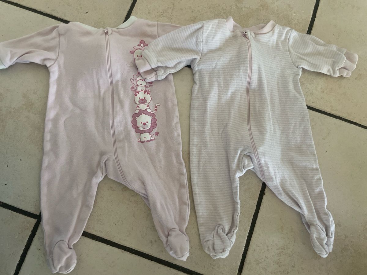 Migros Pyjamas & Ähnliches: 2 Migros  Strampler Pyjamas Baby Gr. 50/56  – Gebraucht aus Obergerlafingen von cabo4