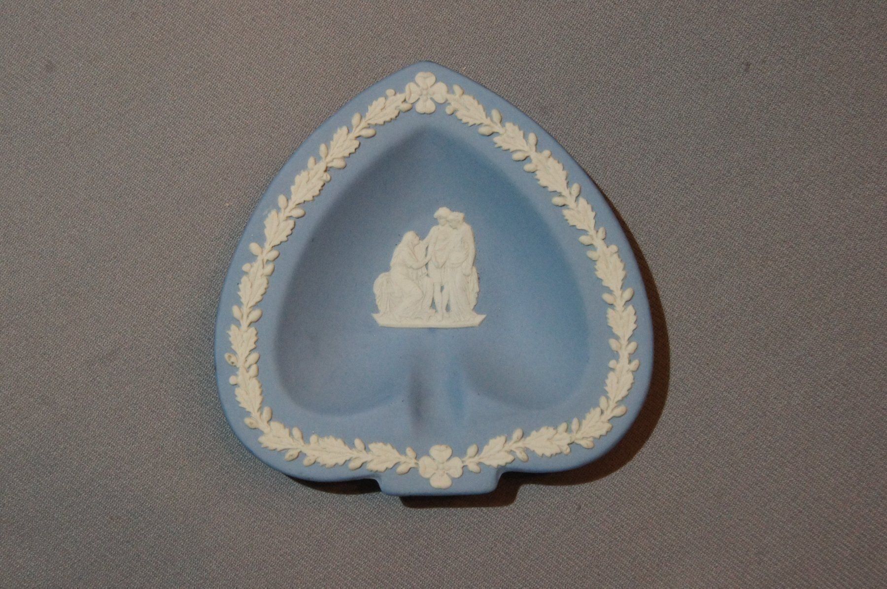 Wedgwood Ciotole: Wedgwood-Schale herzförmig – Usato da Geroldswil venduto da ARTEFACTO