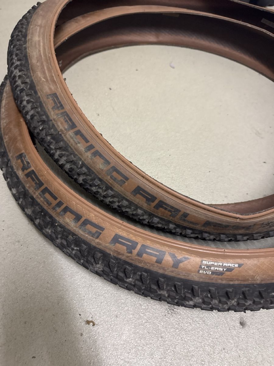 Pièces détachées: Schwalbe Racing Ray – D'occasion à Hunzenschwil par mila012