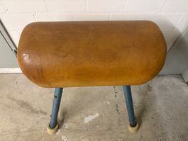 Turngerät Sprungbock, Leder Vintage Retro