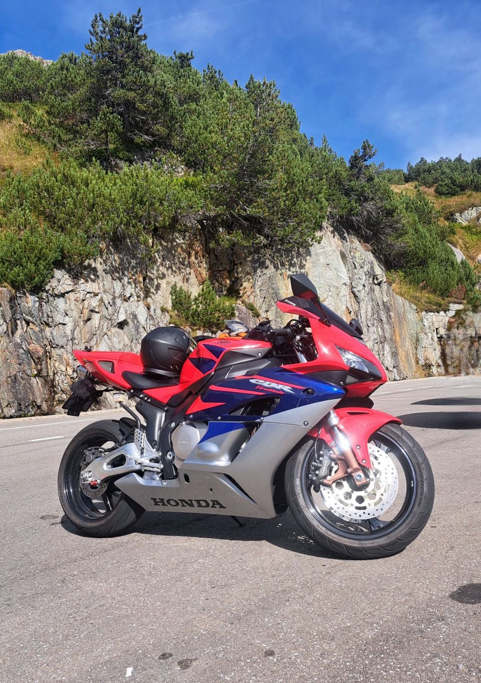 Honda Strasse: Honda Cbr1000rr perfettamente tenuta – Gebraucht aus Pambio-Noranco von ang_lwc2 3