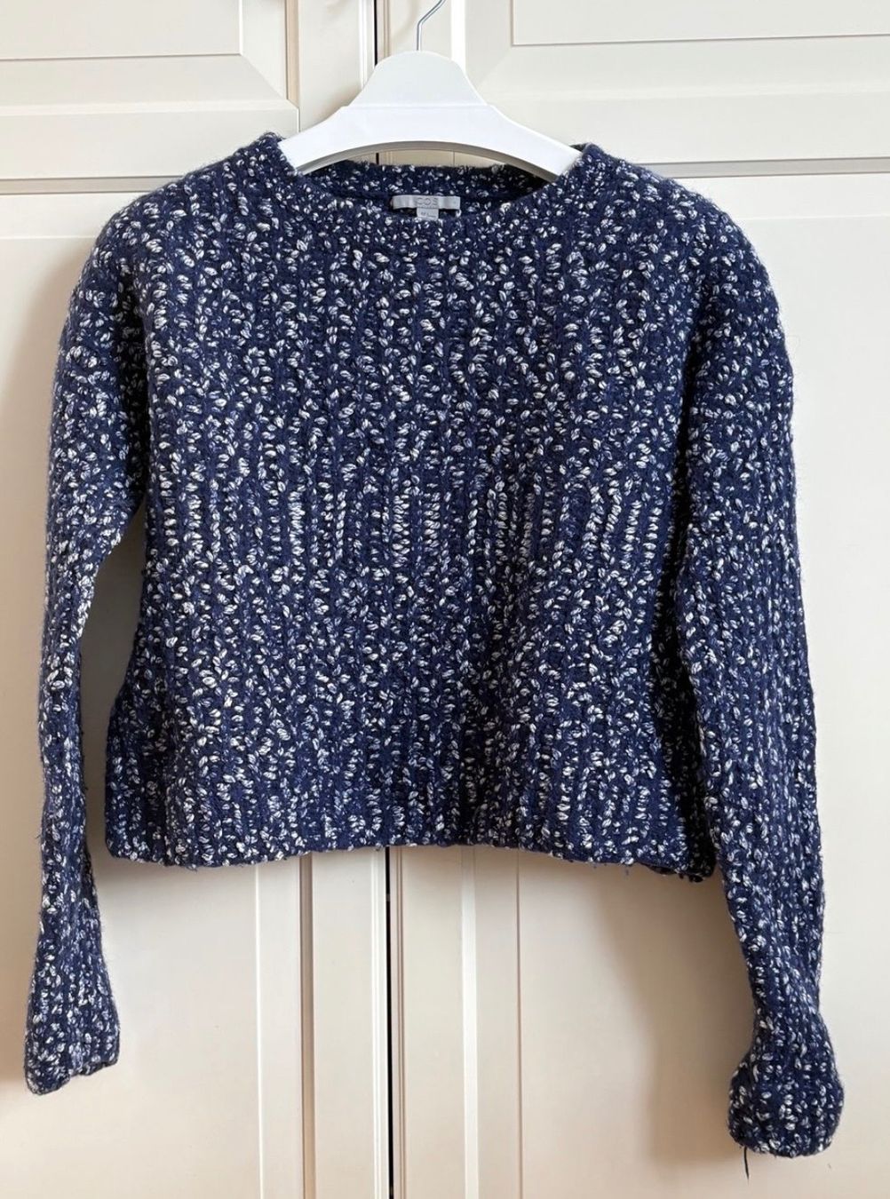 Cos Pulls & Sweat-shirts: COS Strickpullover, Gr. S, dunkelblau-meliert, Wolle – D'occasion à Langenthal par vik_v5ml