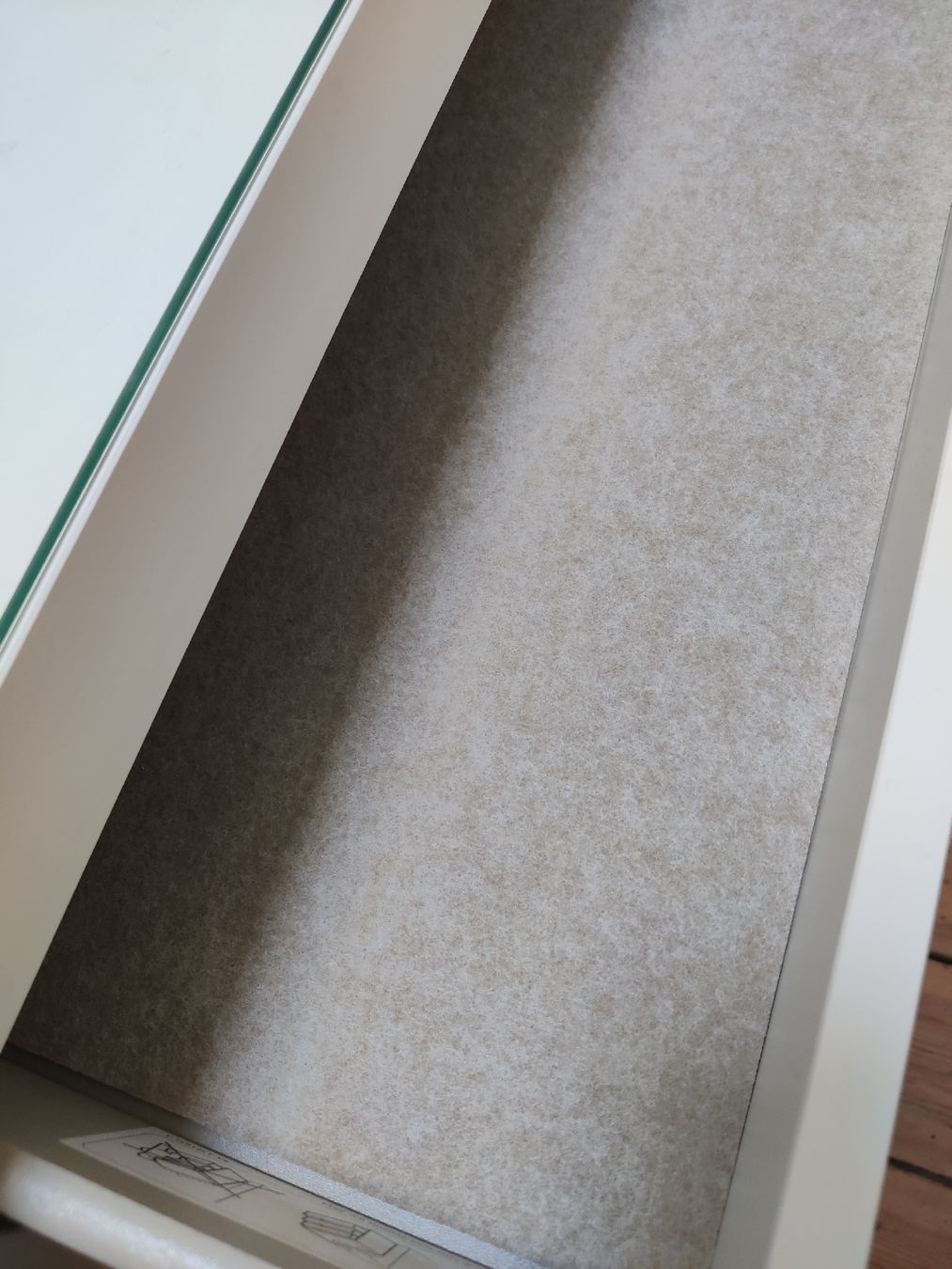 Ikea Tavoli da trucco: White Console Table with Glass Top and Drawer – Usato da St. Gallen venduto da jon_j6qp 2