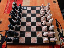jeux d'échec en marbre rose