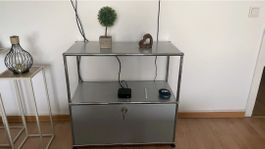 USM Beistelltisch/Regal Mattsilber