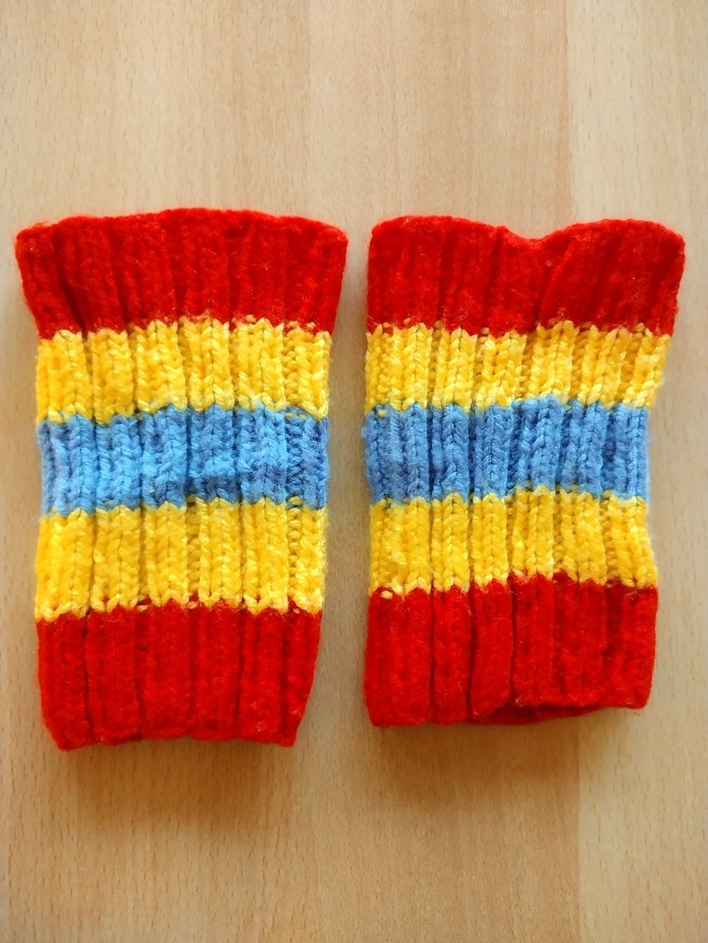 Guanti & manicotti: Pulswärmer handgestrickt – Usato da Jona venduto da Argus36