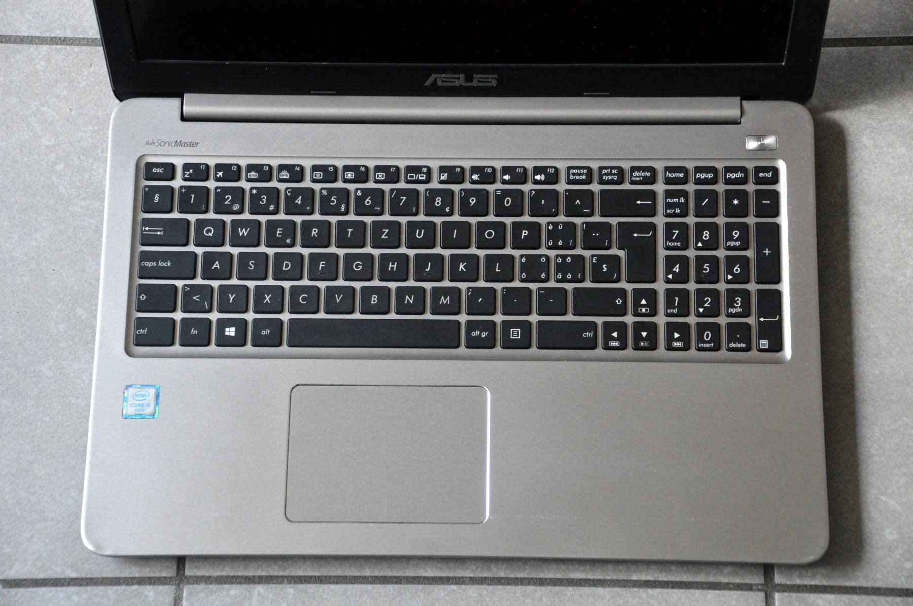 Asus Notebooks: Laptop Asus K501UQ 15.6" i5 – Gebraucht aus Collonges von arashee 7