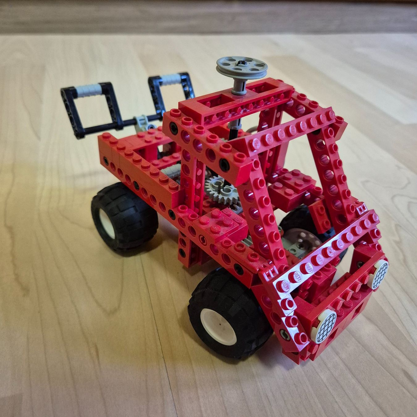 Lego Giocattoli: Lego Technik Oldtimer: Rotes Auto zum selber konstruiere! – Usato da Muotathal venduto da jr_cash 4