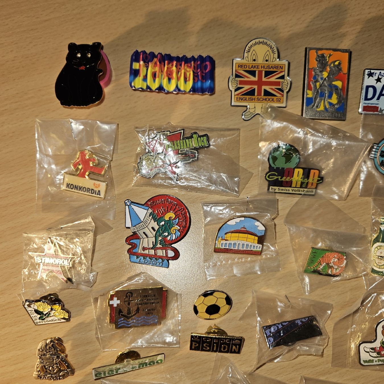 Swiss Placchette & Badge: Pins Sammlung Anstecker Konvolut Werbung Schweiz – Usato da Kriens venduto da gra_fhn7 1