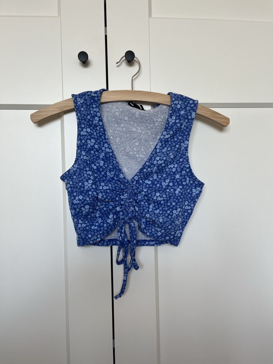 Tally Weijl Top: Blumenshirt – Nuovo (secondo la descrizione) da Wil SG venduto da fam_r6xv