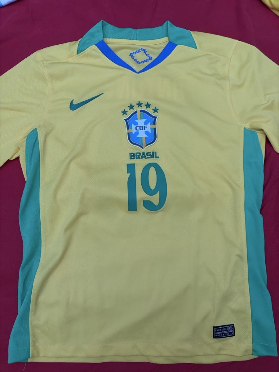 Leibchen & Hosen: Fussballtrikot, Brasilien, Antony – Gebraucht aus Gommiswald von aar_zr2b