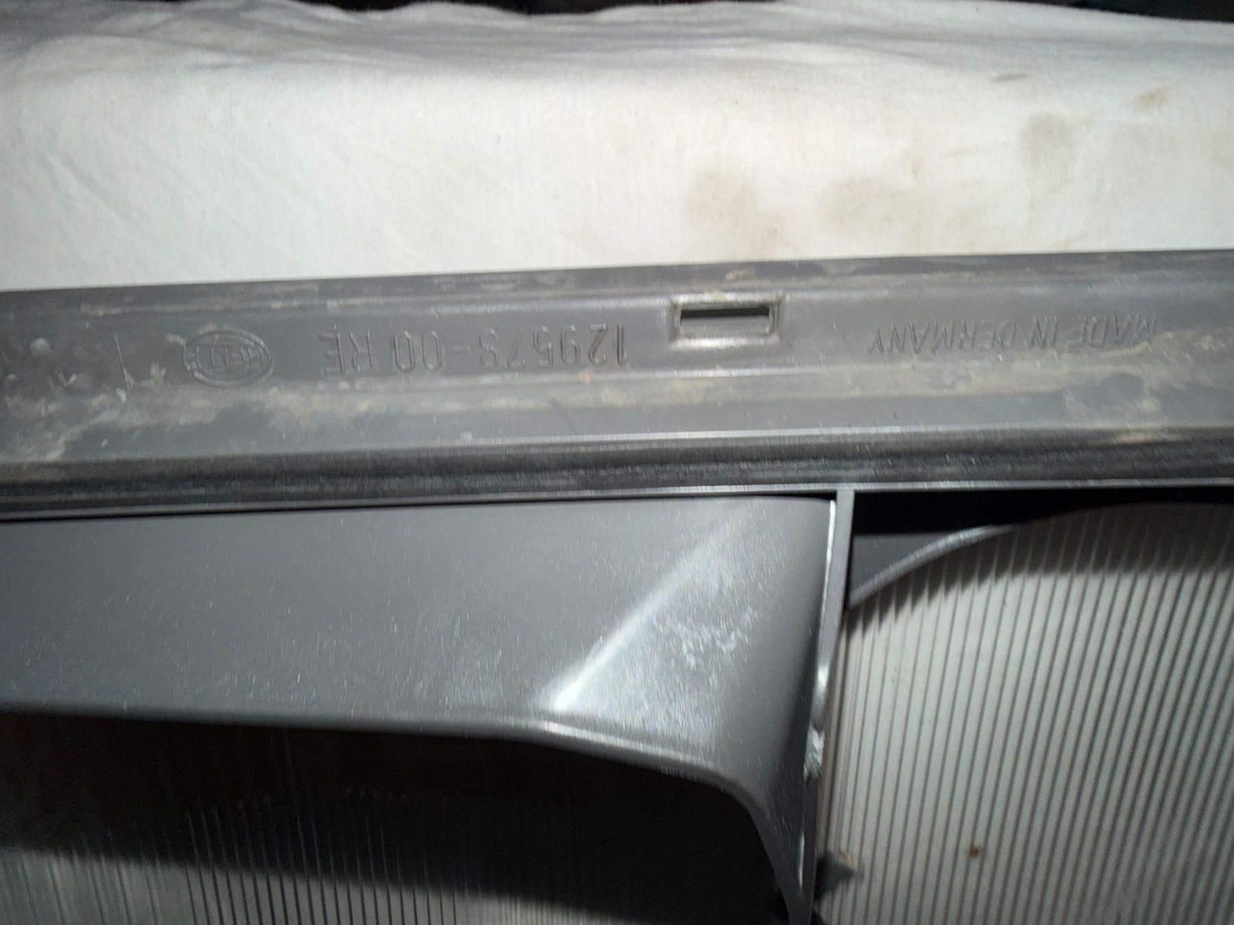 Hella Fari: Scheinwerferglas  Hella 129578-00 RE gebraucht – Usato da Luzern venduto da Basa73 1