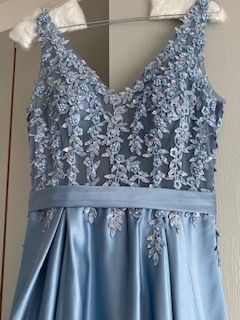 Festkleid, wie neu, Gr. 38, iceblau