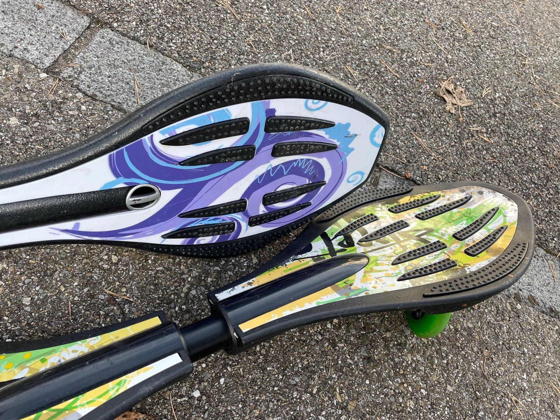 Skateboards: Zwei Waveboards Streenthunter und Streetsurfing – Usato da Küsnacht ZH venduto da Cmunte01 2