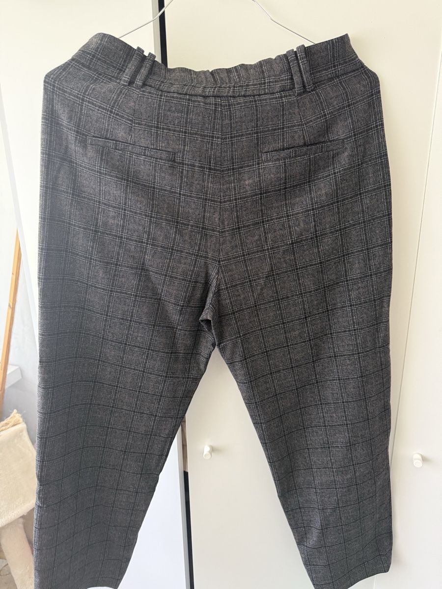 Zara Pantaloni: Hose von Zara – Usato da Zürich venduto da jad_9d2n 3