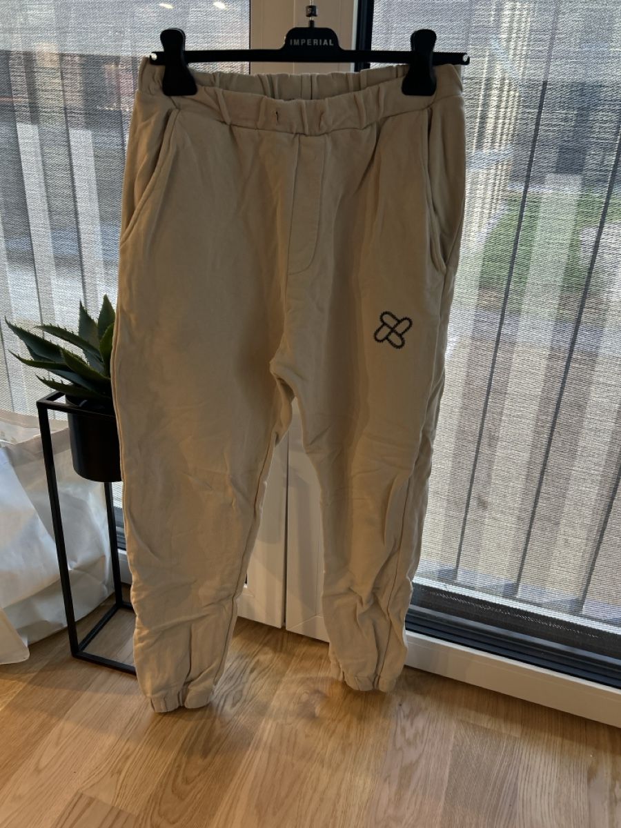 Pantalons: Gebrauchte Hose  – D'occasion à Suhr par E_O
