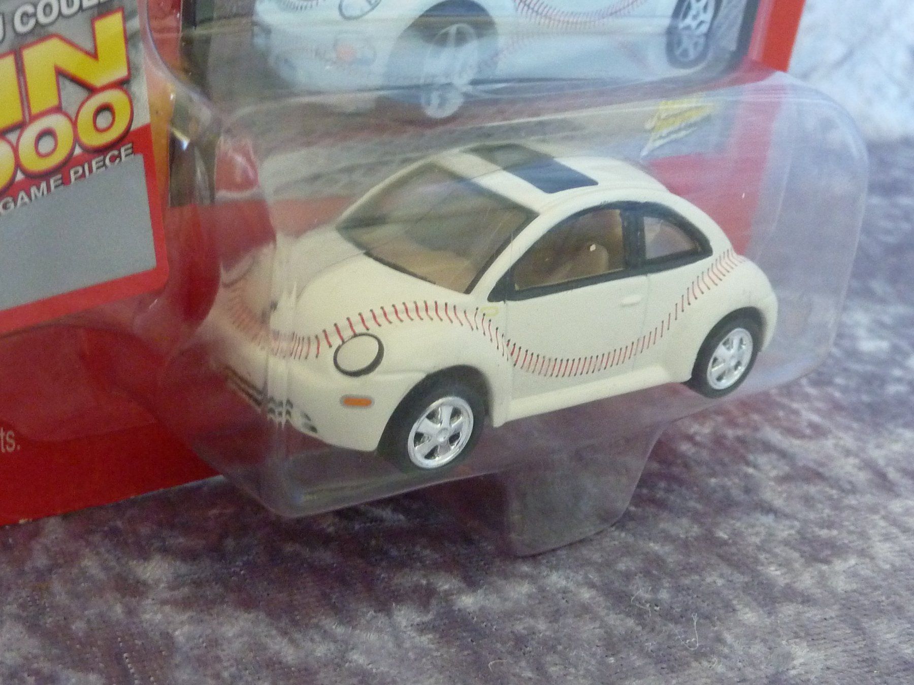 Volkswagen Modellini d'auto: VW New Beetle 2000 1:64 – Nuovo e nell'imballaggio originale da Dürrenäsch venduto da modellautos4you 2