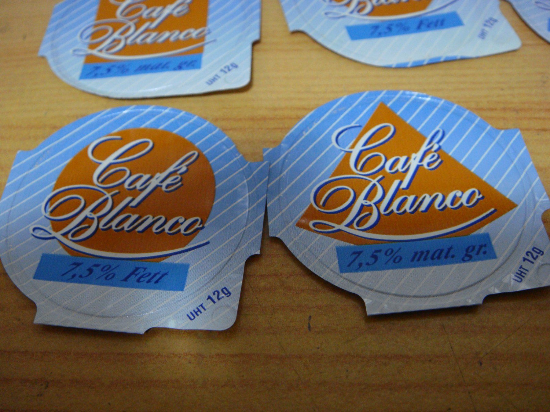 Opercules: opercules de crème à café CAFE BLANCO – D'occasion à sugiez par Svicente 2