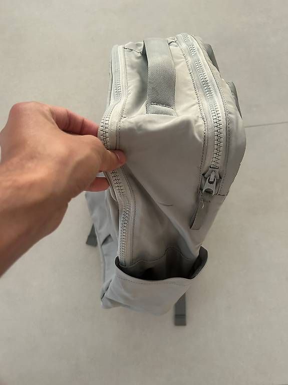 Lululemon Rucksäcke: LuluLemon Gray Nylon Backpack – Gebraucht aus Thalwil von pal_x28f 1