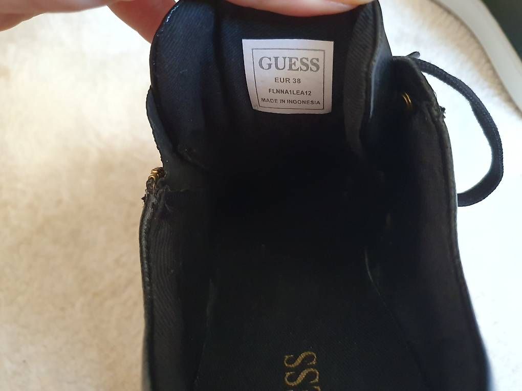Guess Chaussures femmes: Baskets GUESS Finna en cuir, 38 EU – D'occasion à Grand-Lancy par kri_qk5y 2