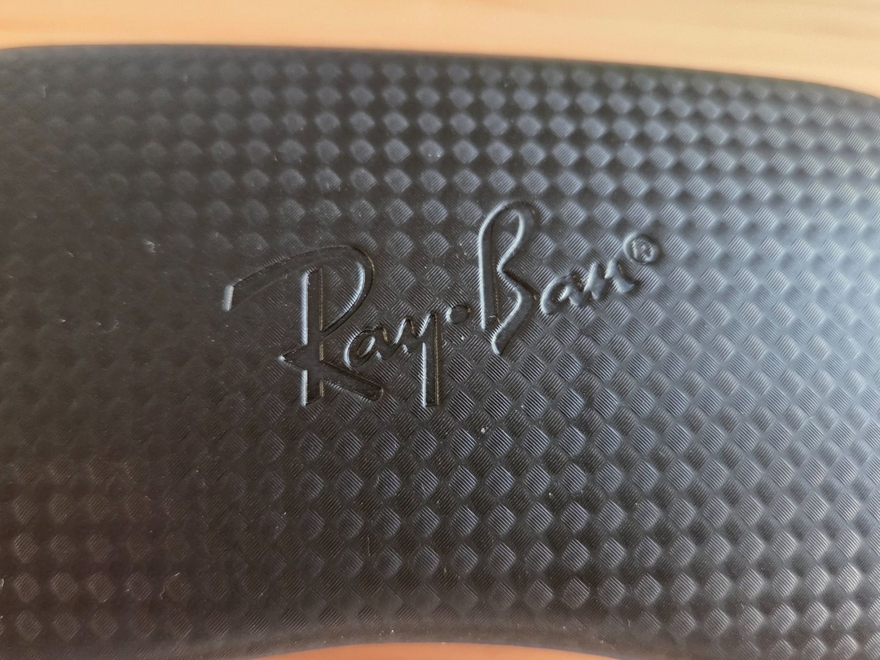 Autres vêtements & accessoires: Ray Ban Brillenetui – D'occasion à Liestal par ITOlio 1