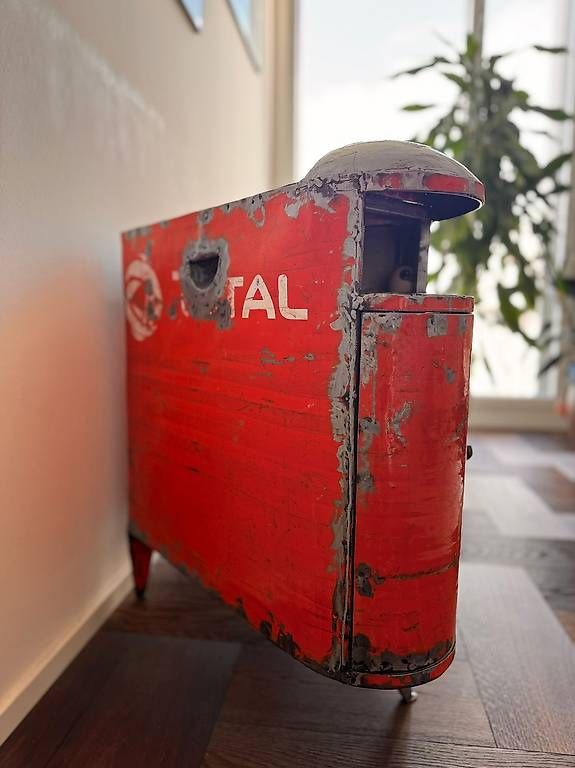 Cassettiere: Rare- Commode originale Hamed Ouattara – Usato da Grand-Lancy venduto da mei_p6hk 1