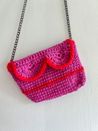 Handgestricktes, pinkes Täschli/Portemonnaie
