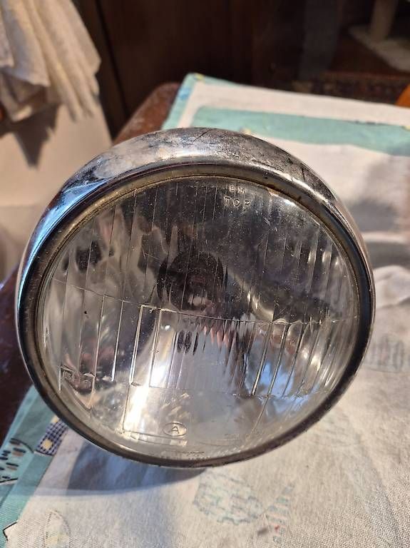 Suzuki Tutti i ricambio per moto: Fanale Suzuki RV 125 – Usato da Riva San Vitale venduto da Marneta