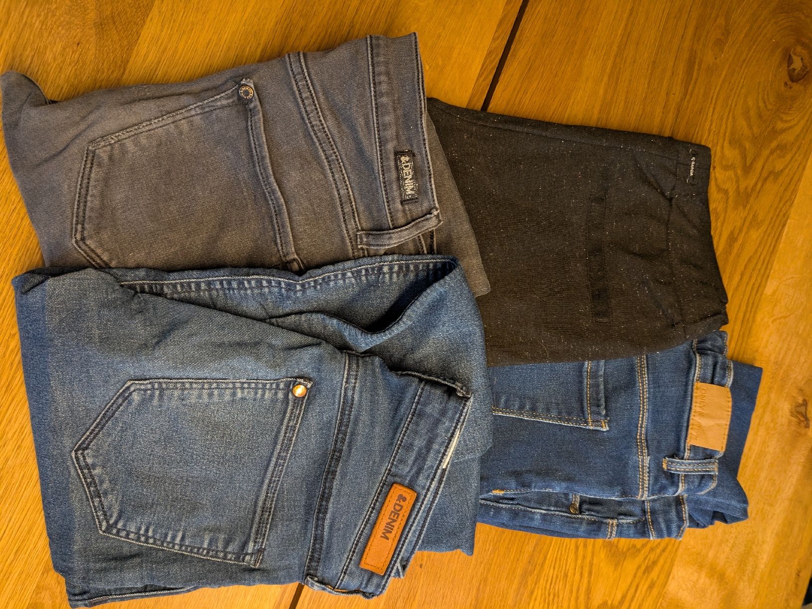 Kleiderpakete & -sets: Hosenset der Grösse 164 – Gebraucht aus Meiringen von Ninataborda