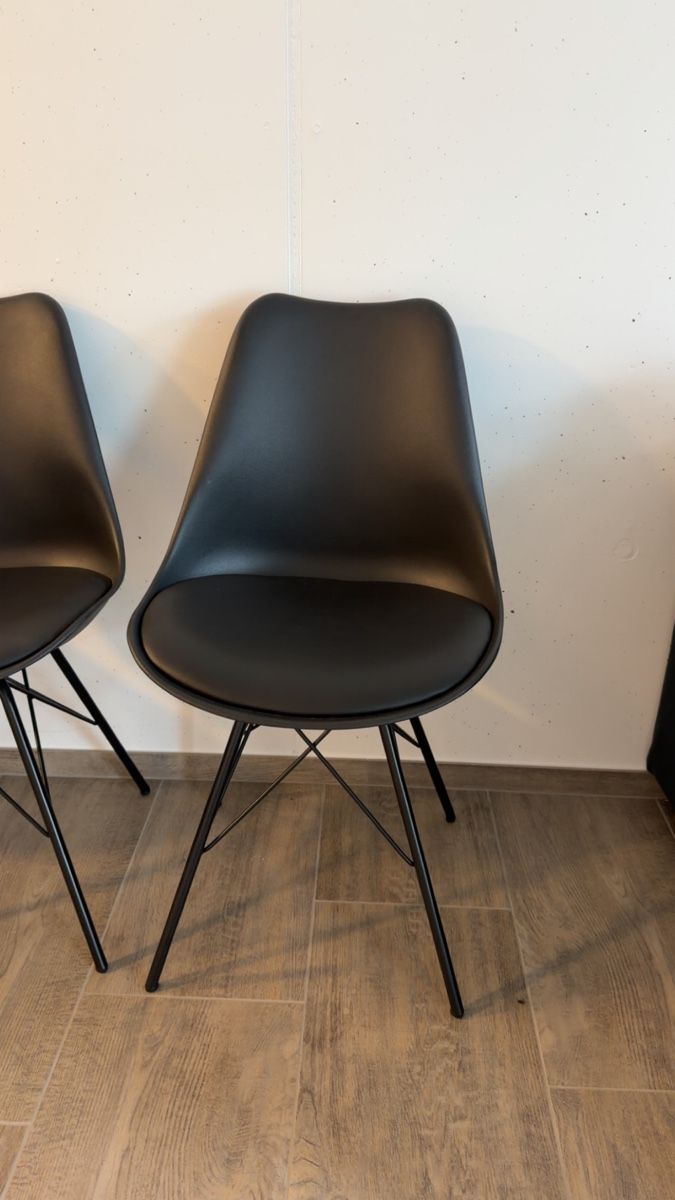 Chaises: Essstühle schwarz – D'occasion à Oberriet SG par rst_z5ms
