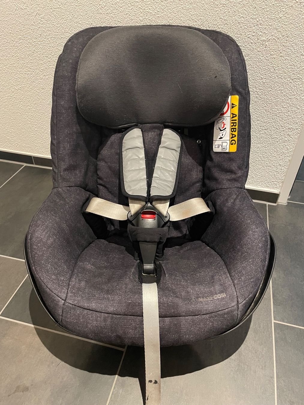 Maxi-Cosi Seggiolini per auto: KinderAutositz mit Isofixstation Maxi cosi – Usato da Buchberg venduto da carla.tanner 1