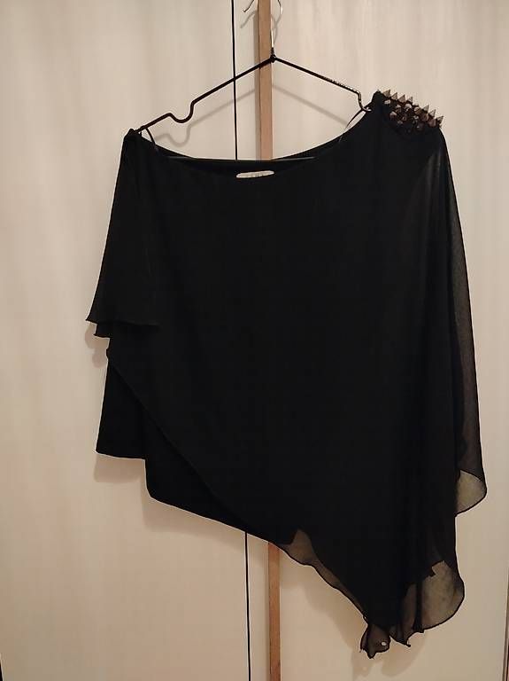 Camicette, T-shirt & Top: Maglia monospalla – Nuovo (secondo la descrizione) da Davesco-Soragno venduto da Mia_sii