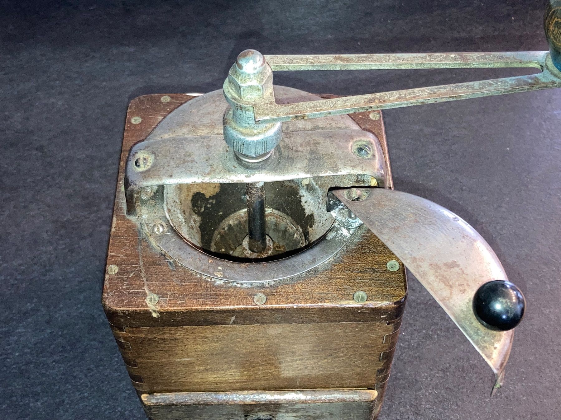 Macchine per caffè & Macchine per espresso: Ancien moulin à café en bois – Usato da Aumont venduto da del_f2k9 3