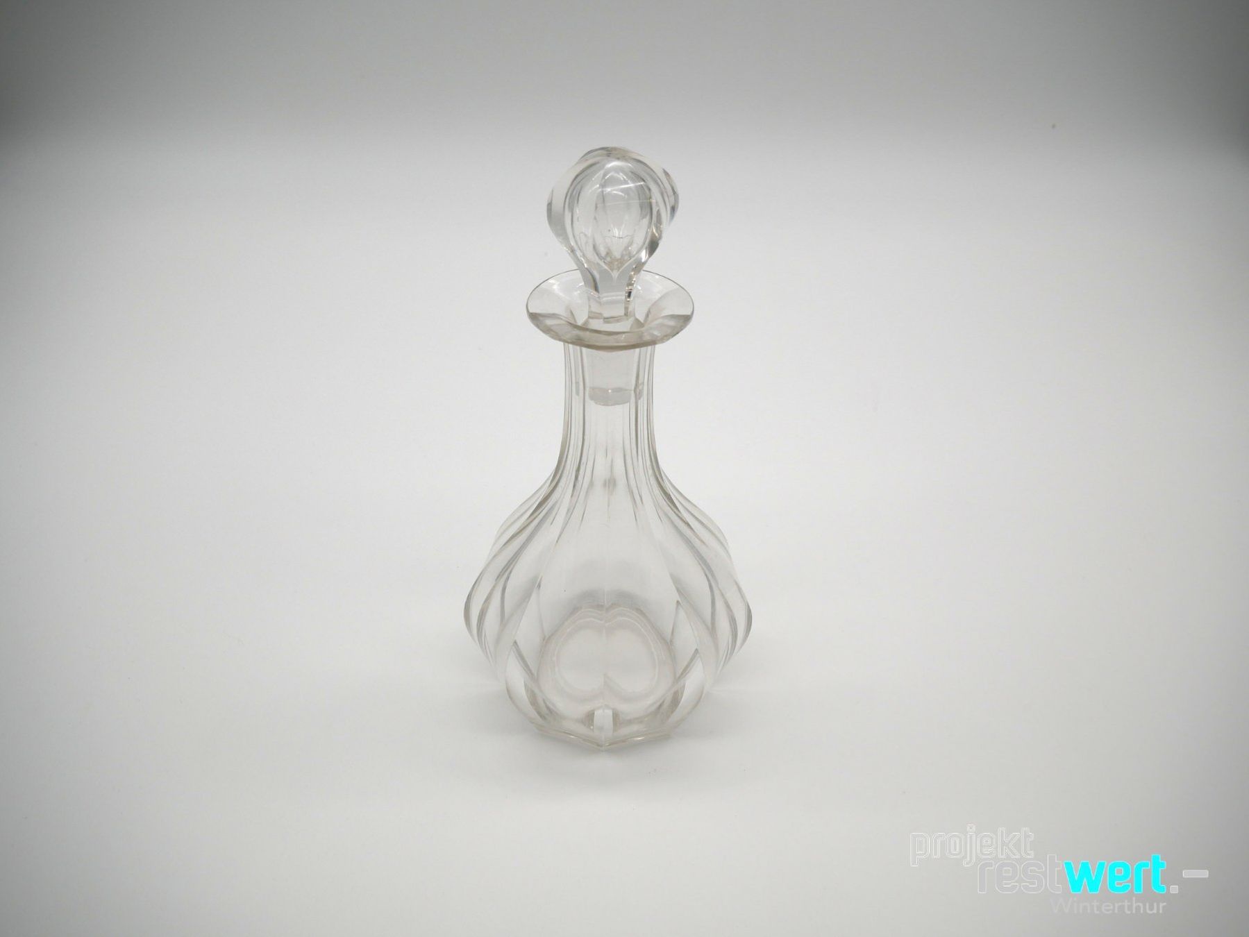 Caraffe: Karaffe mit Stöpsel 28cm hoch – Usato da Winterthur venduto da Restwert_Winterthur