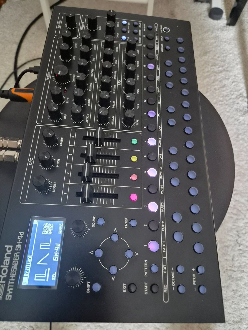 Roland Musikinstrumente: ROLAND SH-4d :Drummachine,Sequenzer & Synthesizer in einem!! – Gebraucht aus Zuerich von KEYSTORE 7
