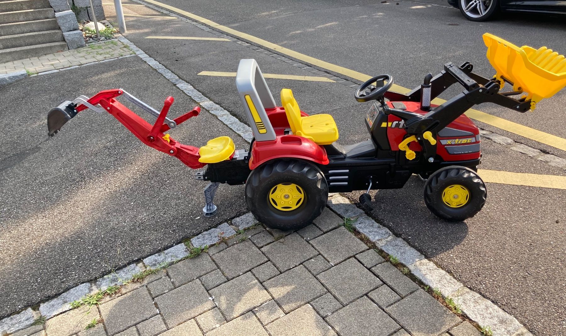 Traktoren: Kindertracktor – Gebraucht aus Pratteln von Ahorn016 1