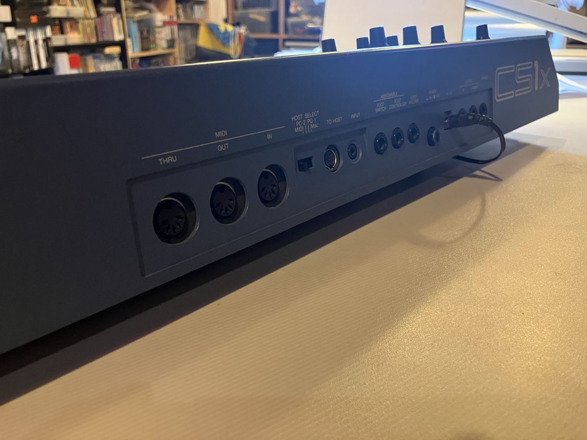 Yamaha Instruments de musique: Yamaha CS1x Control Synthesizer gebraucht – D'occasion à Dagmersellen par Mahler 3