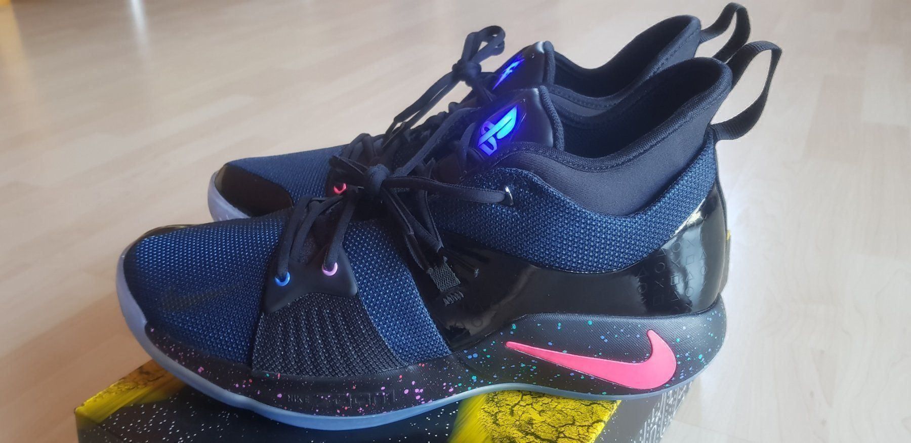 Nike Herrenschuhe: NIKE PG 2 PLAYSTATION US12,5 EU47 – Neu und originalverpackt aus Grabs von wiRD27rs 2