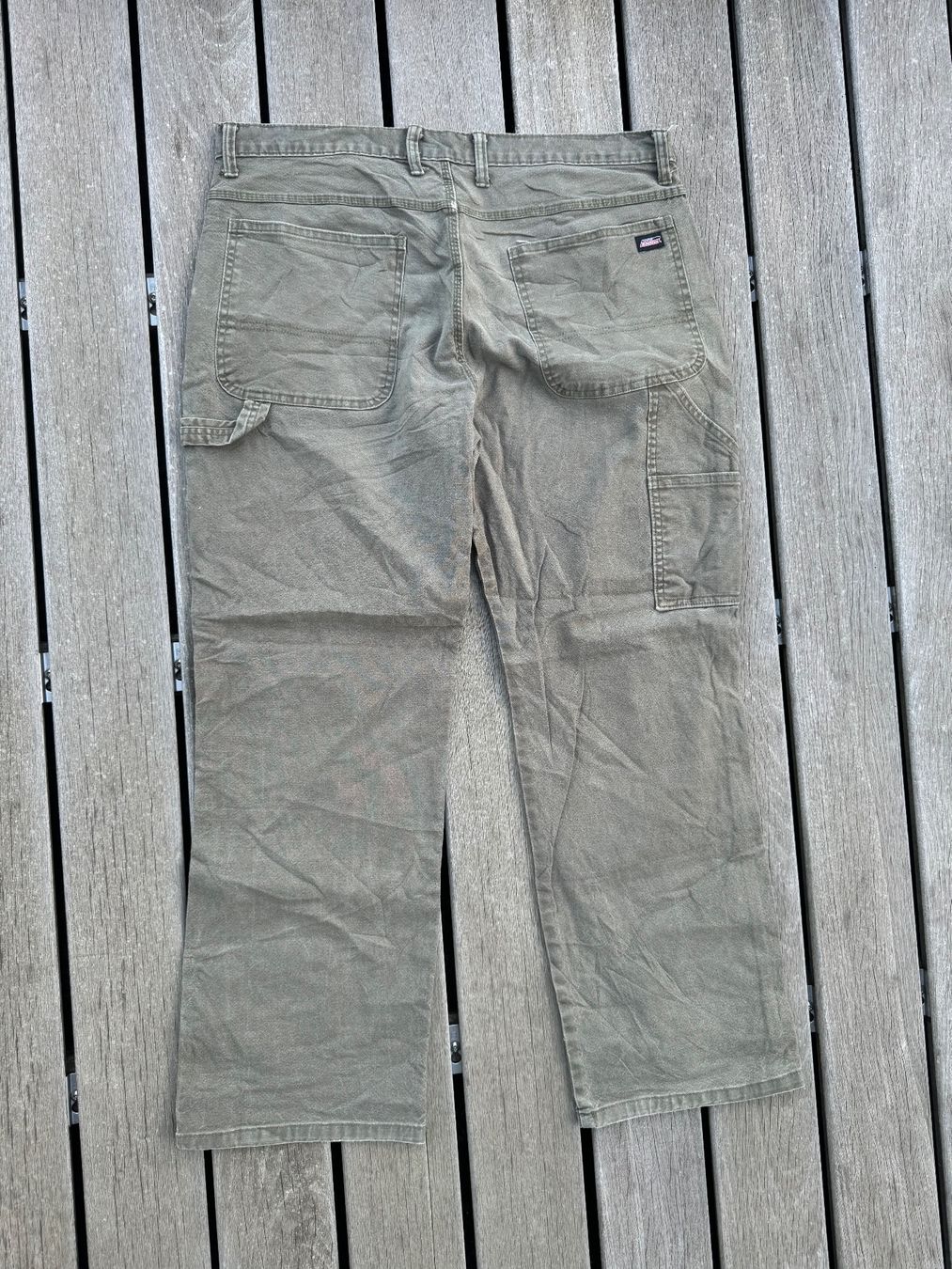 Dickies Pantaloni: Dickies pants – Usato da La Chaux-de-Fonds venduto da slishwardrobe