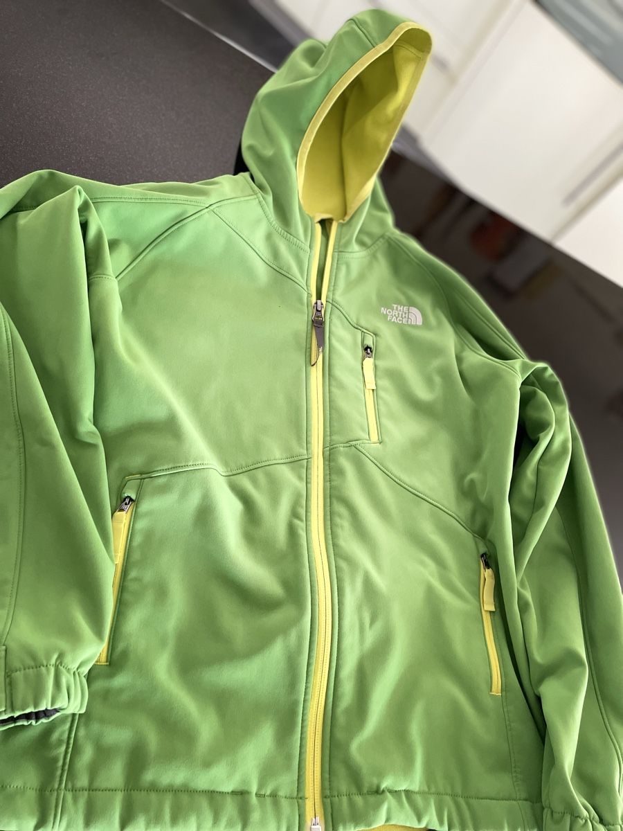Jacken: The North Face Softshell Jacke grün Kinder – Gebraucht aus Aeschlen von Cottage