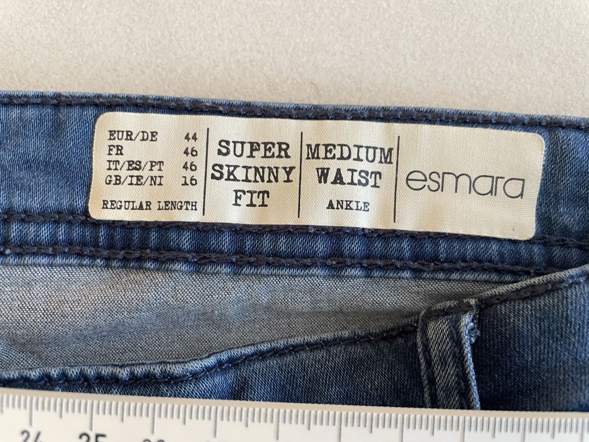 Jeans: Damen Jeans Gr 44 – Gebraucht aus Rüti ZH von kar_xx9l 2
