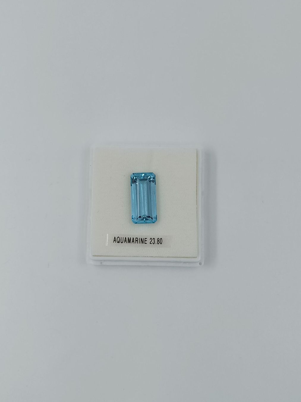 Pierres précieuses: 1 AQUAMARIN 23.80 CT. – D'occasion à Luzern par EdiGem 3