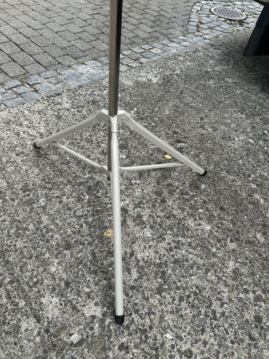 Staffeleien: Beamerleinwand Projektorleinwand – Gebraucht aus Villmergen von Bezdupe 2