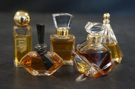 Konvolut Vintage Parfums& Miniaturen- Versace, Yves Saint La