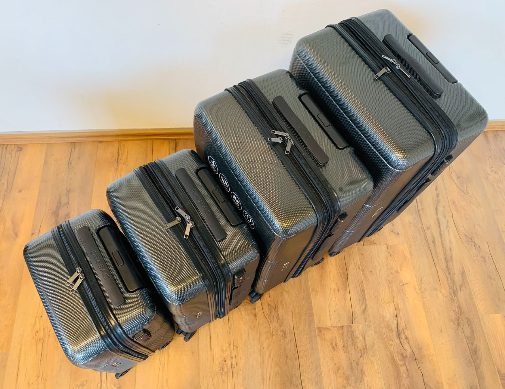 Valigie: 4 teiliges Koffer Polycarbonat gateBAG BUNDLE ANTHRAZIT NEU – Nuovo e nell'imballaggio originale da Bergdietikon venduto da shopAgent 5