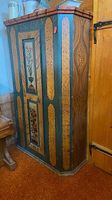 Antiker, bemalter Bauernschrank, Tanne